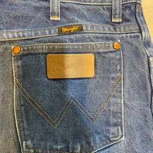 30x38 wrangler original retro jeans , worn in nicely ,